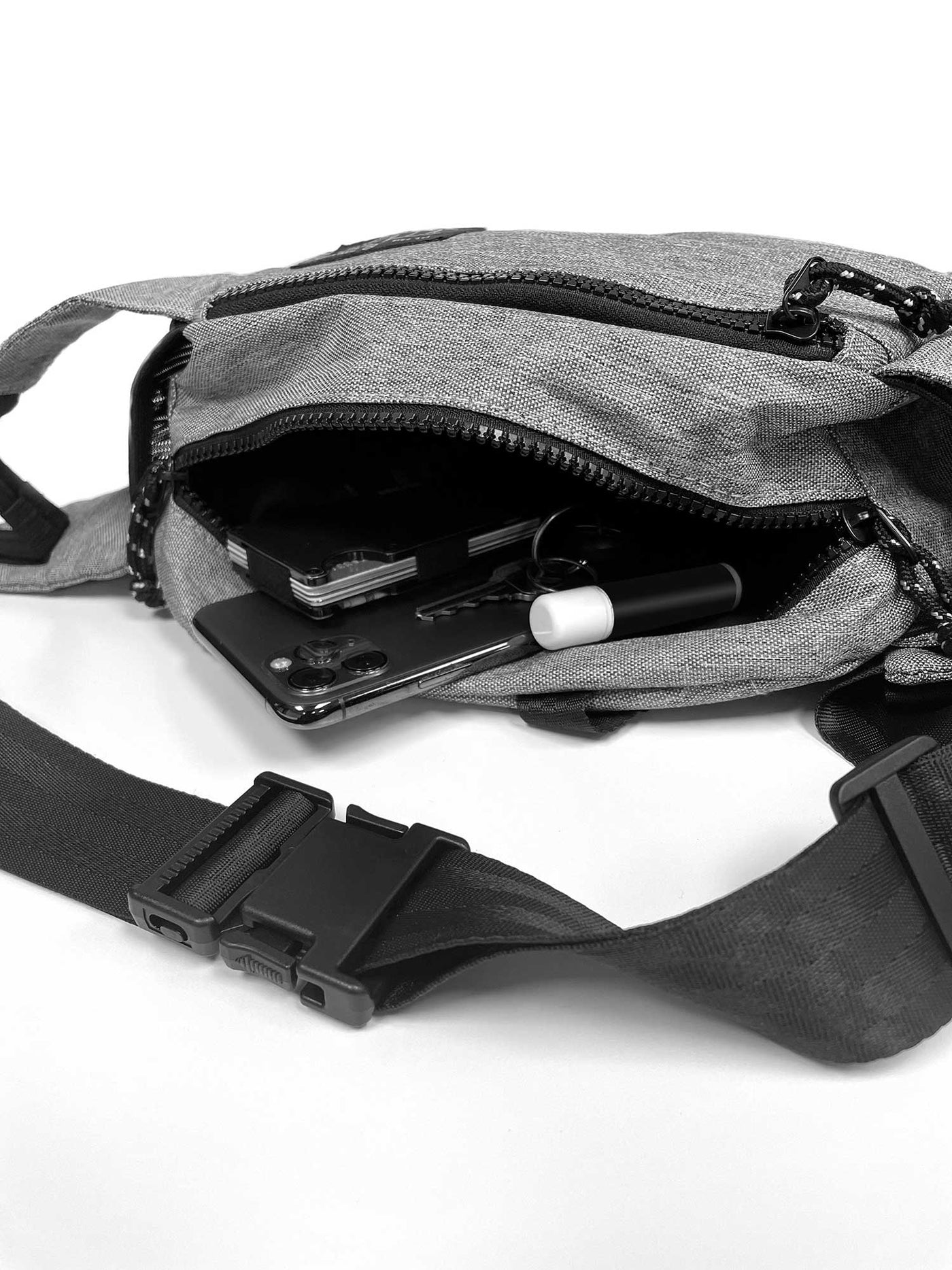 VIRUS - The Messenger Bag